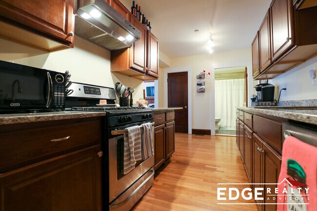 35 Henshaw St in Boston, MA - Building Photo - Building Photo