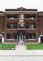 827 Main St E in Hamilton, ON - Building Photo