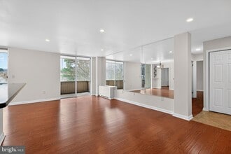 7505 Democracy Blvd in Bethesda, MD - Building Photo - Building Photo