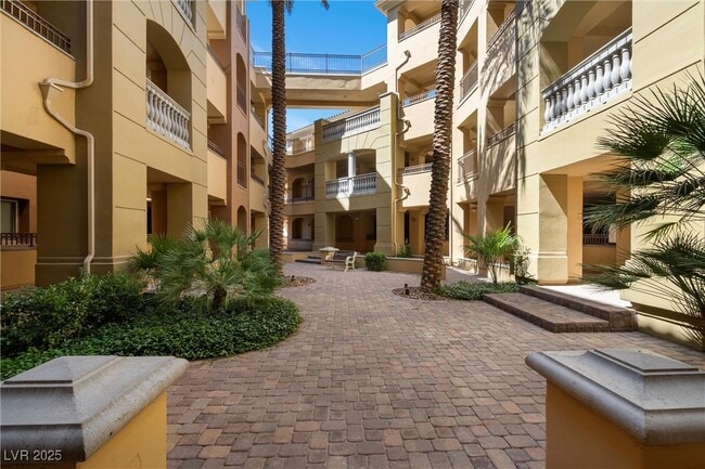30 Via Mantova in Henderson, NV - Building Photo - Building Photo