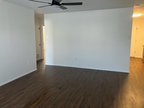 119 Circle Ct, Unit 112 in Pleasanton, TX - Building Photo - Building Photo