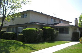 10331 Leola Dr in Cupertino, CA - Foto de edificio - Building Photo