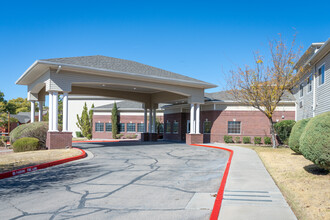 The Estates in El Paso, TX - Foto de edificio - Building Photo