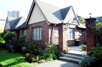 4119 E Blaine St in Seattle, WA - Foto de edificio - Building Photo