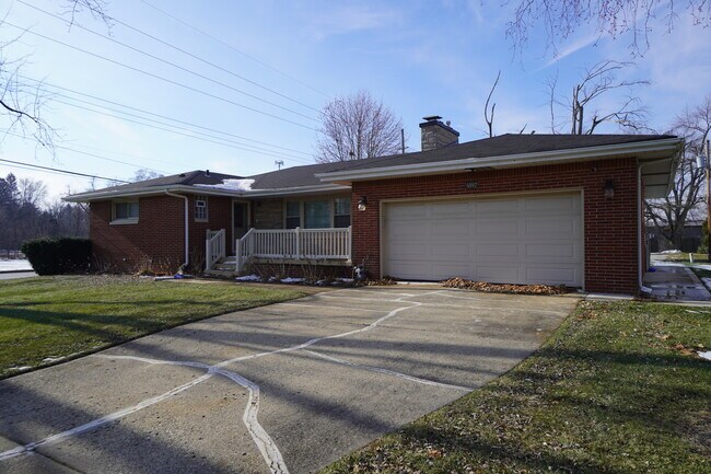 6092 Cleveland St in Merrillville, IN - Building Photo - Building Photo