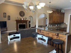 655 Winchester Dr in Bridge City, TX - Building Photo - Building Photo