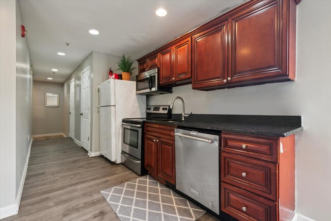 2144 N 18th St-Unit -2 in Philadelphia, PA - Building Photo - Building Photo