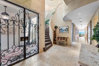 13 Sloans Curve Dr in Palm Beach, FL - Building Photo - Building Photo