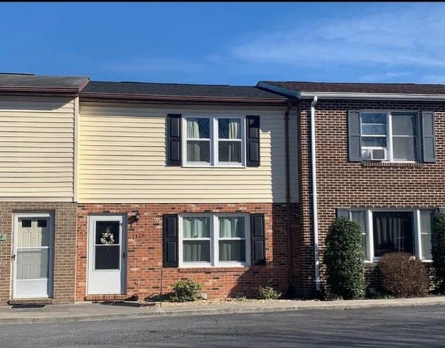 property at 1126 Wadewood Ct