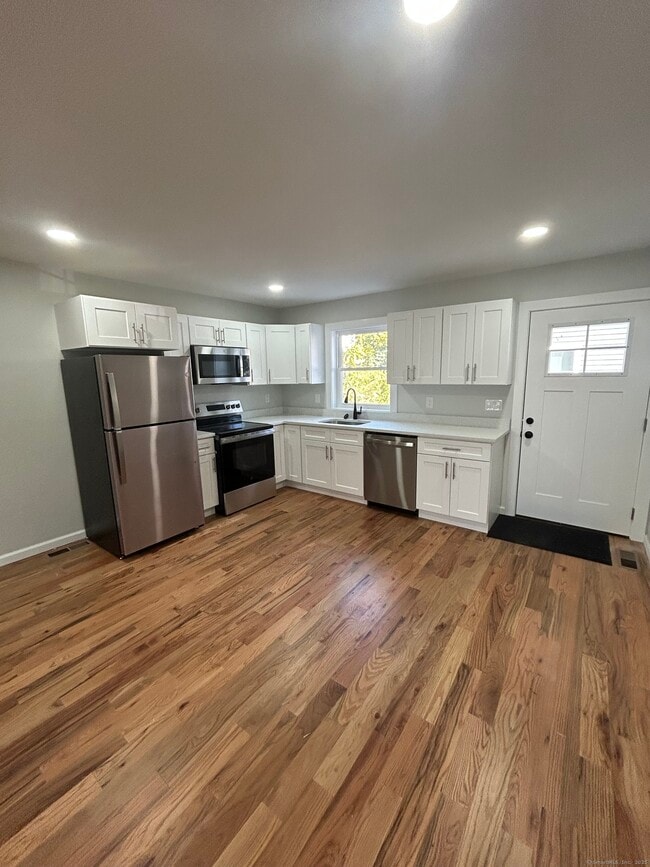 388 William St in Bridgeport, CT - Building Photo - Building Photo