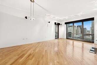 130 N Garland Ct in Chicago, IL - Foto de edificio - Building Photo