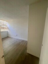 6011 SW 69th St in South Miami, FL - Building Photo - Building Photo