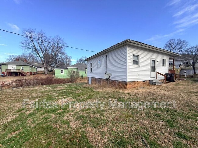 1725 Turner St in Roxboro, NC - Building Photo - Building Photo