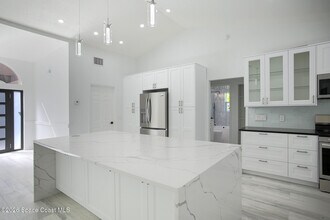 140 Flores St in Melbourne Beach, FL - Building Photo - Building Photo