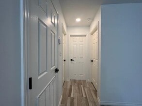 2717 N Arkansas Ave-Unit -2 in Laredo, TX - Building Photo - Building Photo