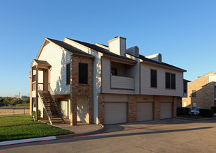 Broadmoor Villas in Irving, TX - Building Photo - Building Photo