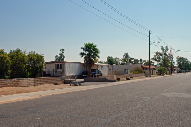 16001 N 27th St in Phoenix, AZ - Building Photo - Building Photo