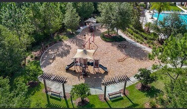 4564 Almada Ln in Wesley Chapel, FL - Building Photo - Building Photo