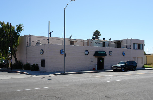 100 W Pleasant Valley Rd in Port Hueneme, CA - Building Photo - Building Photo