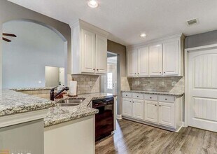 511 Lena Dr in Hoschton, GA - Building Photo - Building Photo
