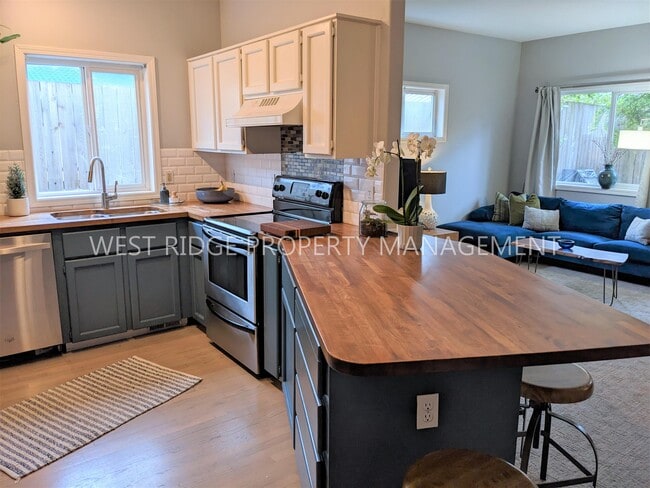 property at 618 S Texas St.