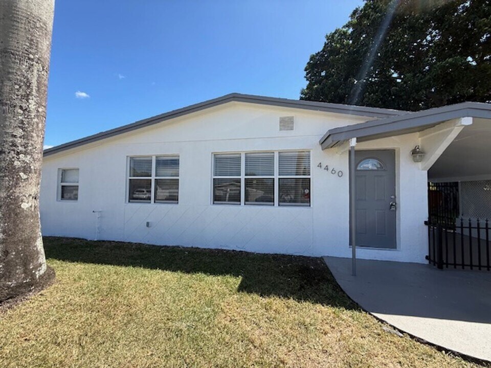 4460 NW 59th Ct in Fort Lauderdale, FL - Building Photo