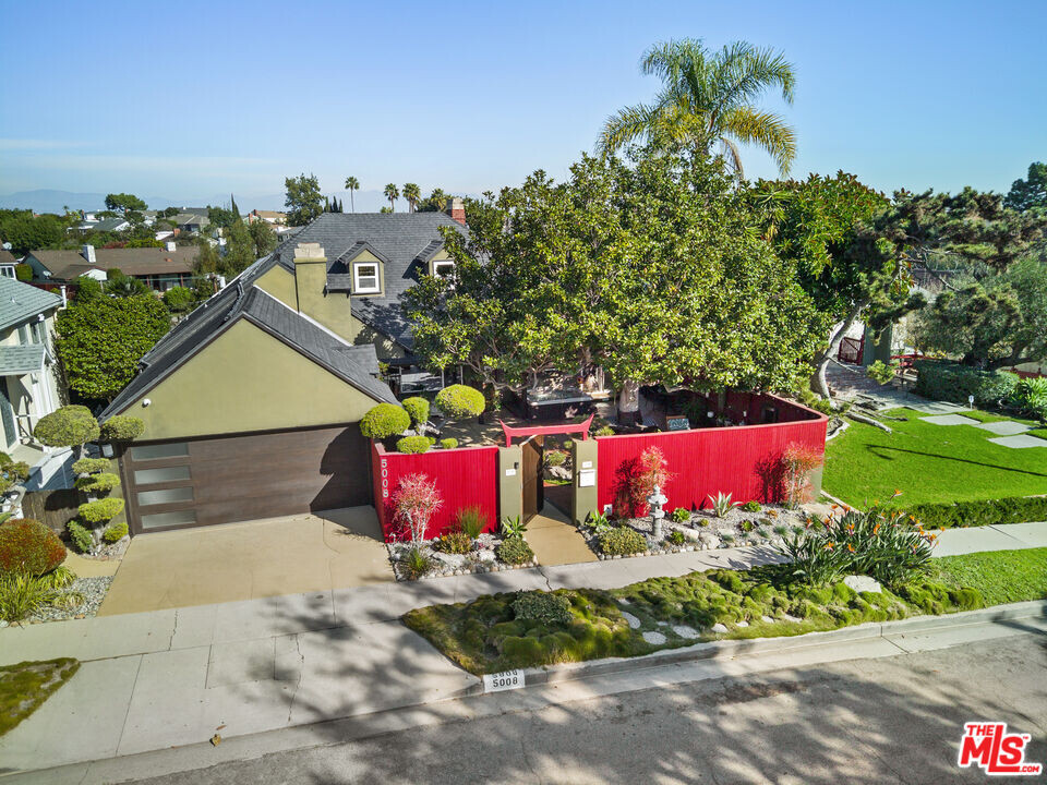 5008 Valley Ridge Ave in Los Angeles, CA - Building Photo