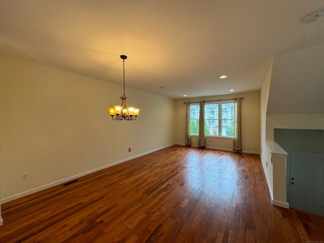 24 Oak Branch Dr in Brookfield, CT - Building Photo - Building Photo