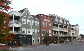 Delafield Square in Delafield, WI - Building Photo - Building Photo