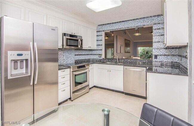 property at 613 Squire Cir