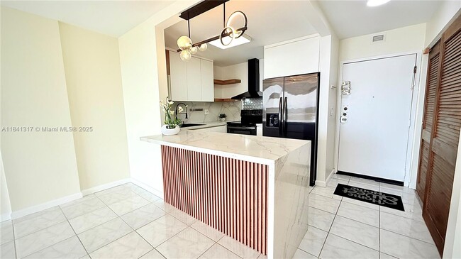 1465 NE 123rd St in North Miami, FL - Building Photo - Building Photo