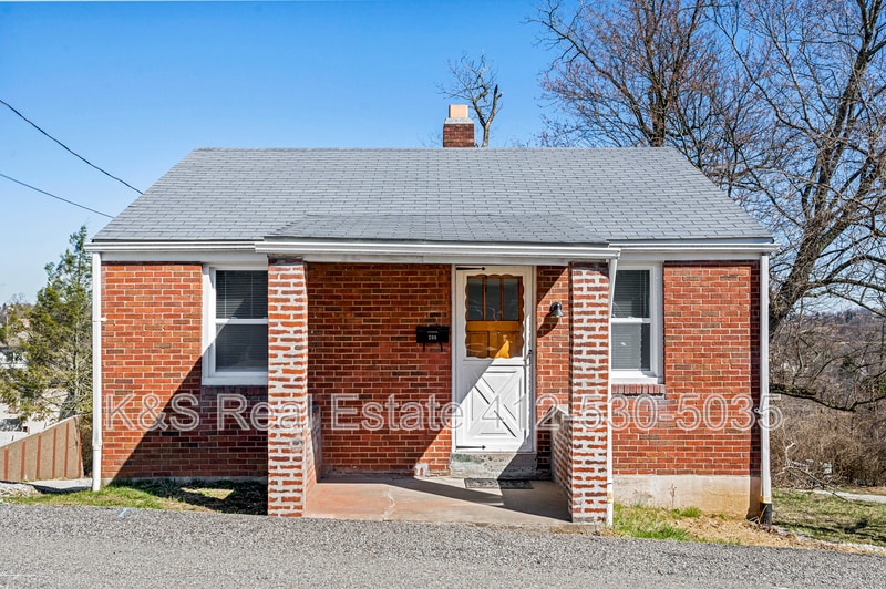 209 Hurston Way in Pittsburgh, PA - Building Photo