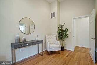468 Ridge St NW in Washington, DC - Building Photo - Building Photo