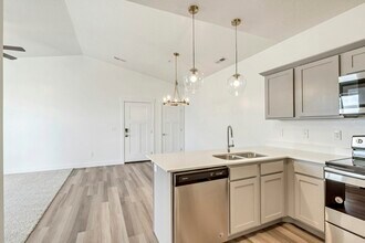 667 N 380 W in Vineyard, UT - Building Photo - Building Photo