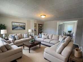 5006 Memphis Ave in Cleveland, OH - Building Photo - Building Photo