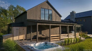 61 Red Fox Ln in Craryville, NY - Building Photo - Building Photo