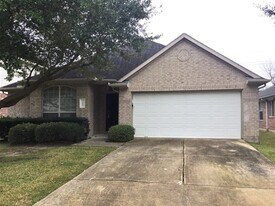 23511 Hidden Maple Dr in Spring, TX - Building Photo