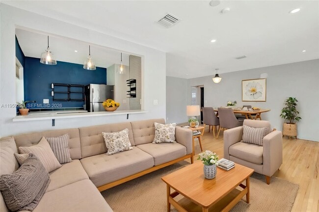 property at 517 S 19th Ave