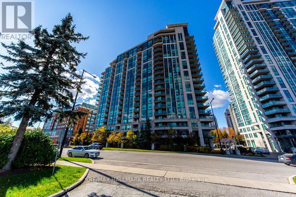 68 Grangeway Ave in Toronto, ON - Building Photo