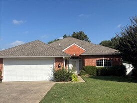 3717 Barwick Dr in Norman, OK - Building Photo