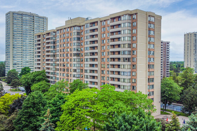 The Regency in Brampton, ON - Building Photo - Building Photo