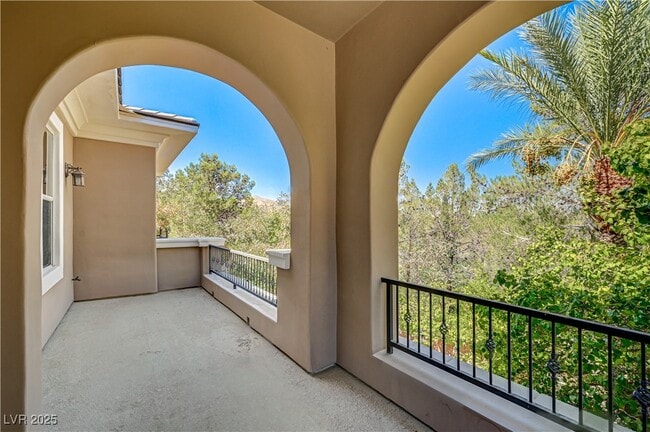 property at 3680 Belvedere Park Ln