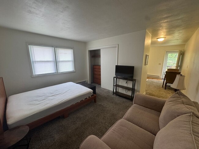 1811 13th Ave in Moline, IL - Building Photo - Building Photo