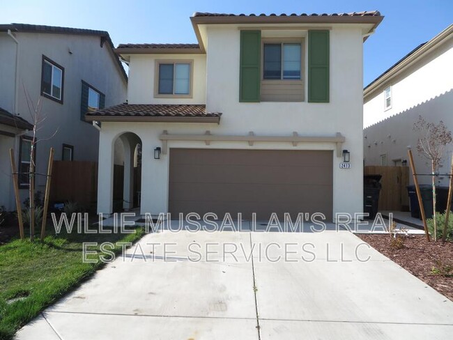 2413 Chandon Cir in Modesto, CA - Building Photo - Building Photo