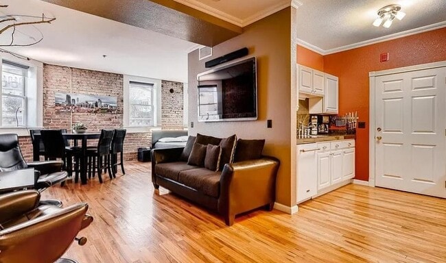 1425 N Washington St, Unit 101 in Denver, CO - Foto de edificio - Building Photo