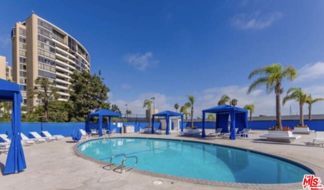 4316 Marina City Dr in Marina Del Rey, CA - Building Photo - Building Photo
