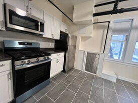 132 Washington St, Unit 1 in Boston, MA - Building Photo