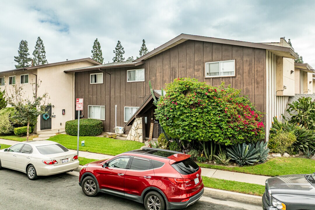 12500-12514 Ryerson Ave in Downey, CA - Building Photo
