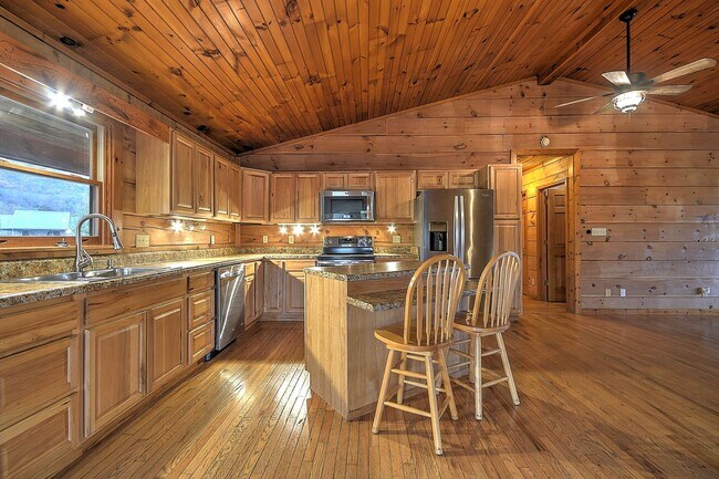 13625 Horton Hwy in Greeneville, TN - Building Photo - Building Photo