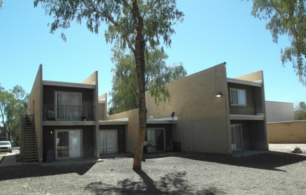 Palomino Point Fourplex in Phoenix, AZ - Building Photo